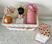 Load image into Gallery viewer, Have A Holly Jolly Christmas Pamper Gift Hamper