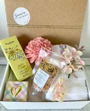 Load image into Gallery viewer, Any Occasion Pamper Hamper Gift Box Medium Signature Range
