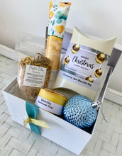 Load image into Gallery viewer, Affordable Merry Christmas Gift Hamper Box Small