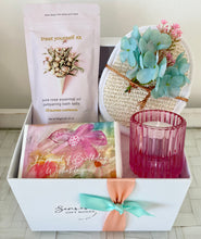 Load image into Gallery viewer, Happiest Of Birthday Wishes Pretty Pamper Hamper Gift Box Small