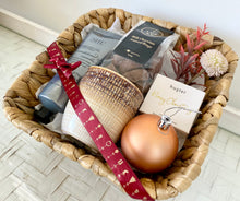 Load image into Gallery viewer, Christmas Gift Basket Pamper Hamper Medium