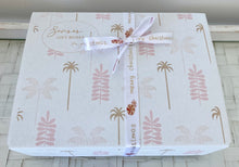 Load image into Gallery viewer, Pretty Pamper Christmas Heat Pack Gift Box Hamper Medium