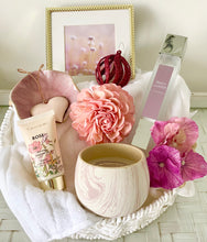 Load image into Gallery viewer, Shabby Chic Beautiful Female Christmas Pamper Gift Basket Hamper Large