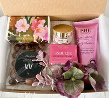 Load image into Gallery viewer, Thank you Pamper Gift Box Medium Signature Range