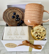 Load image into Gallery viewer, Thank you Merry Christmas Gift Box Hamper Small