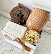Load image into Gallery viewer, Thank you Merry Christmas Gift Box Hamper Small