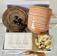 Load image into Gallery viewer, Thank you Merry Christmas Gift Box Hamper Small