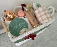 Load image into Gallery viewer, Christmas Mug &amp; Coaster Pamper Gift Hamper
