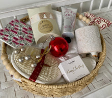 Load image into Gallery viewer, Merry Christmas Female Pamper Gift Basket Hamper Large
