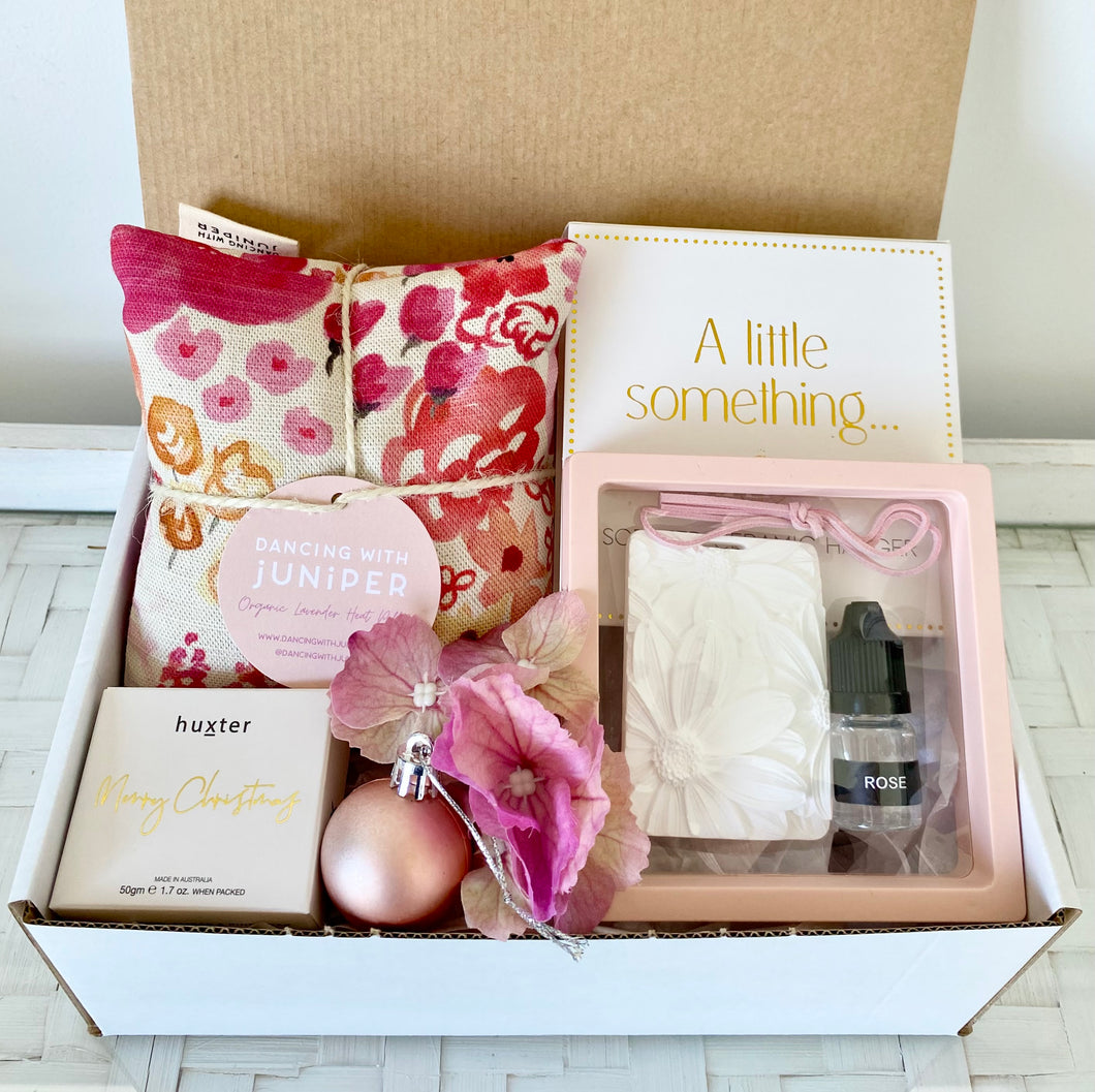 A little Something For Christmas Heat Pack Gift Box Pamper Hamper Medium