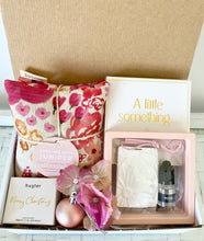 Load image into Gallery viewer, A little Something For Christmas Heat Pack Gift Box Pamper Hamper Medium
