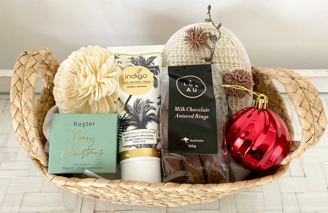 Affordable Christmas Gift Basket Pamper Hamper Medium
