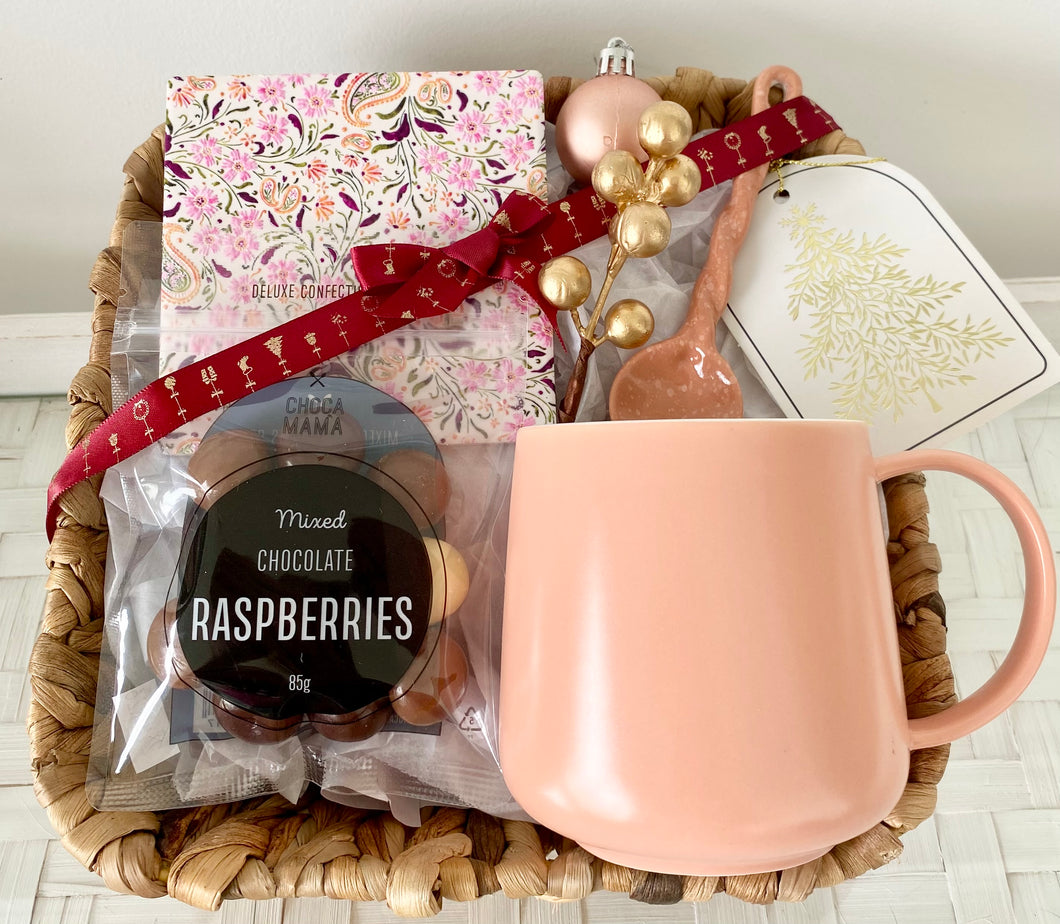 Christmas Mug & Chocolates Gift Set Basket Hamper Medium
