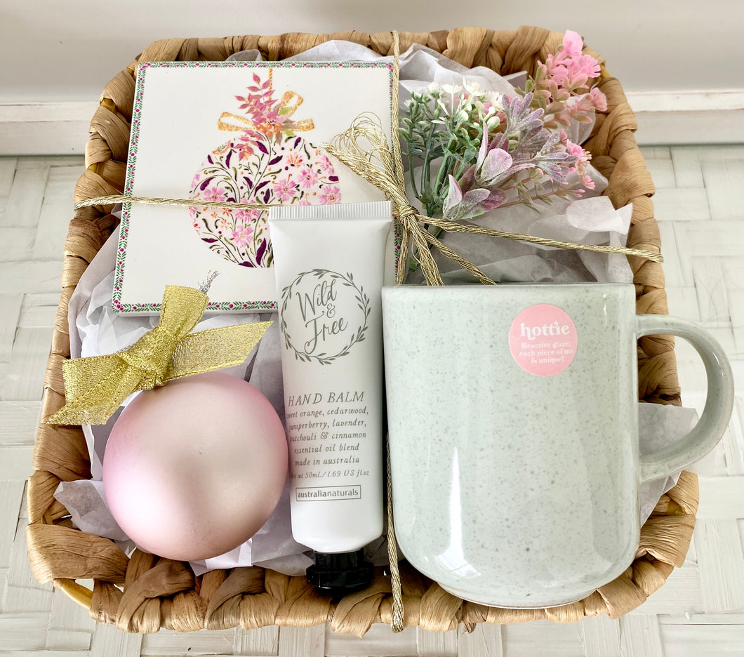 Affordable Christmas Gift Basket Hamper Medium