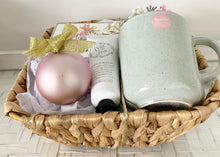 Load image into Gallery viewer, Affordable Christmas Gift Basket Hamper Medium
