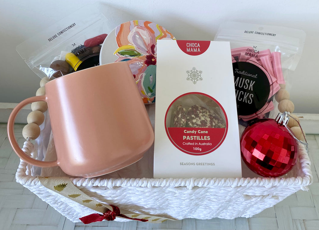 Christmas Mug & Chocolates Gift Set Basket Hamper Large