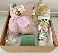 Load image into Gallery viewer, Relax This Christmas Heat Pack Gift Box Pamper Hamper Large
