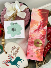 Load image into Gallery viewer, Christmas Pamper Luxe Gift Basket Pamper Hamper Large
