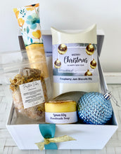Load image into Gallery viewer, Affordable Merry Christmas Gift Hamper Box Small

