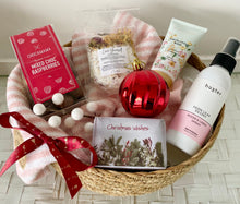 Load image into Gallery viewer, Christmas Wishes Gift Basket Pamper Hamper Large
