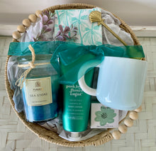 Load image into Gallery viewer, Coastal Hamptons Any Occasion Gift Basket Hamper Large
