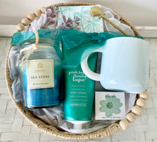 Load image into Gallery viewer, Coastal Hamptons Any Occasion Gift Basket Hamper Large
