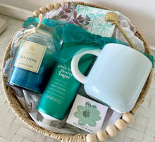 Load image into Gallery viewer, Coastal Hamptons Any Occasion Gift Basket Hamper Large
