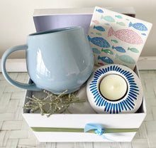 Load image into Gallery viewer, Coastal Breeze Affordable Unisex Gift Box Set Medium
