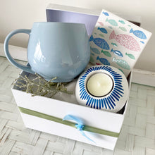 Load image into Gallery viewer, Coastal Breeze Affordable Unisex Gift Box Set Medium
