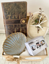 Load image into Gallery viewer, Dad Gift Box Set Birthday, Thank You Hamper Medium
