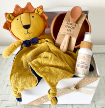 Load image into Gallery viewer, Baby Boy Lion Comforter Baby Shower Hamper Gift Box Medium
