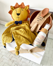 Load image into Gallery viewer, Baby Boy Lion Comforter Baby Shower Hamper Gift Box Medium
