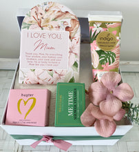 Load image into Gallery viewer, I Love You Mum Pamper Hamper Gift Box Medium
