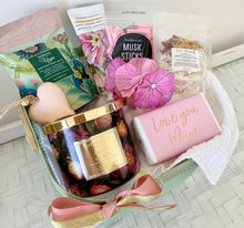 Load image into Gallery viewer, Love You Mum Thank you Mum Pamper Hamper Basket Gift Large
