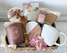 Load image into Gallery viewer, Pretty Natural Set Hamper Gift Basket Large
