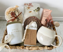Load image into Gallery viewer, Pretty Natural Set Hamper Gift Basket Large
