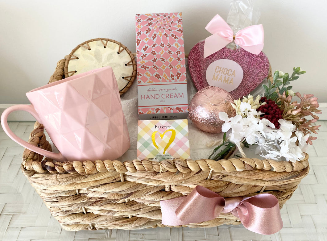 Valentine Pretty Heart Pamper Hamper Gift Basket Large