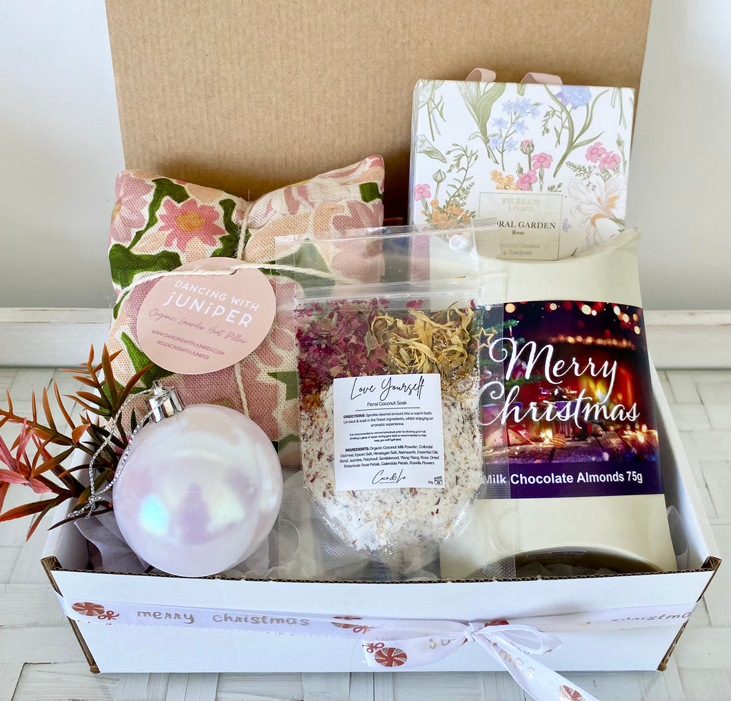 Pretty Pamper Christmas Heat Pack Gift Box Hamper Medium