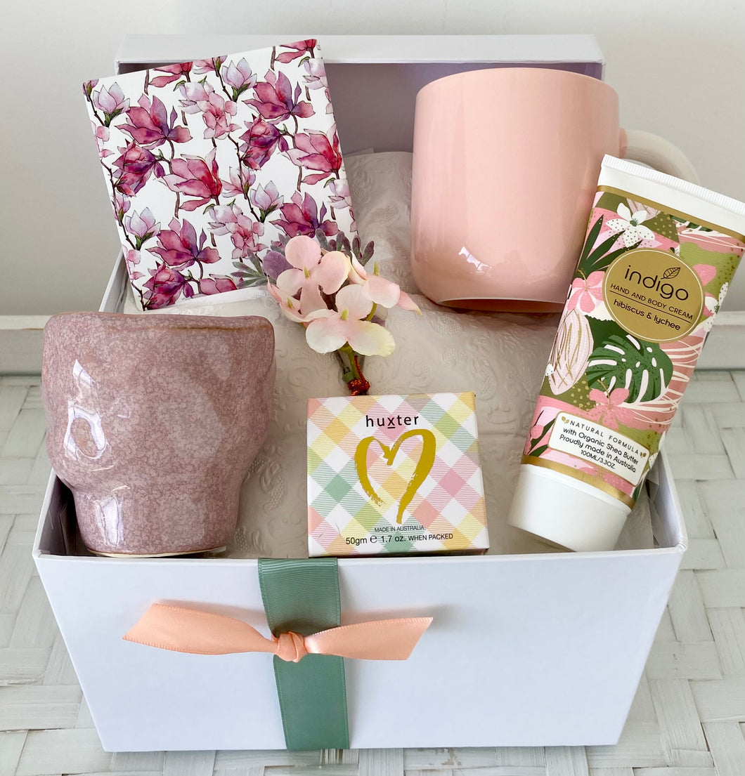 Pretty Pastel Mug & Candle Set Gift Box Hamper Large