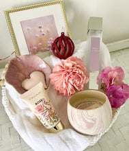 Load image into Gallery viewer, Shabby Chic Beautiful Female Christmas Pamper Gift Basket Hamper Large
