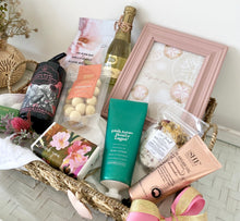 Load image into Gallery viewer, Ultimate Mothers Day Mum Pamper Hamper Basket Thank you Gift Large
