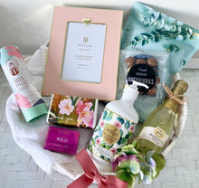 Load image into Gallery viewer, Ultimate Thank you Pamper Hamper Basket Gift Large
