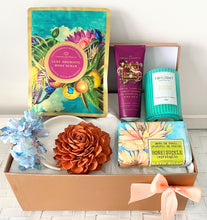 Load image into Gallery viewer, Lotus Flower Luxe Pamper Hamper Gift Box Large
